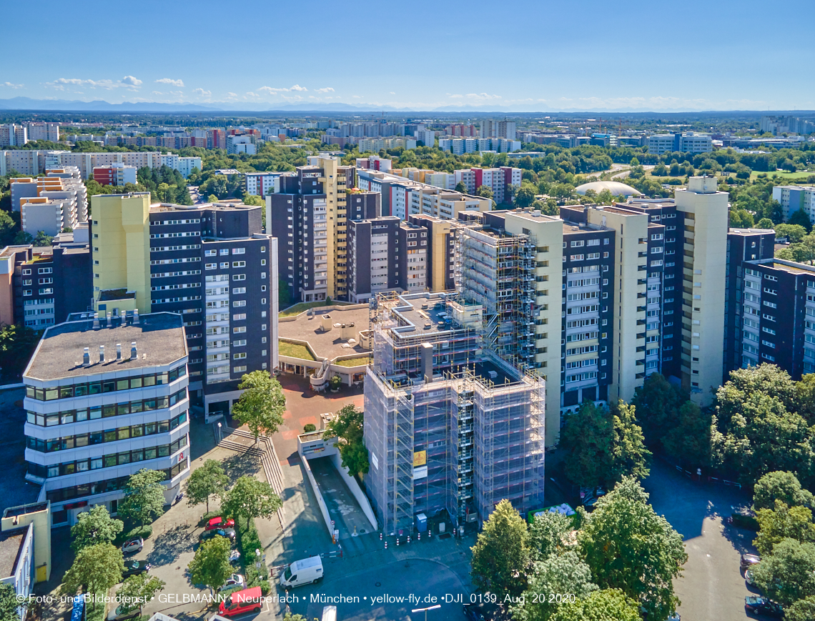 20.08.2020 - Marx-Zentrum - Wohnanlage KMR 52-62 und Studentenwohnheim in Neuperlach